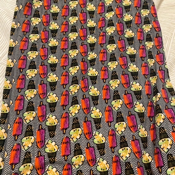 LuLaRoe ice cream leggings - Picture 2 of 3